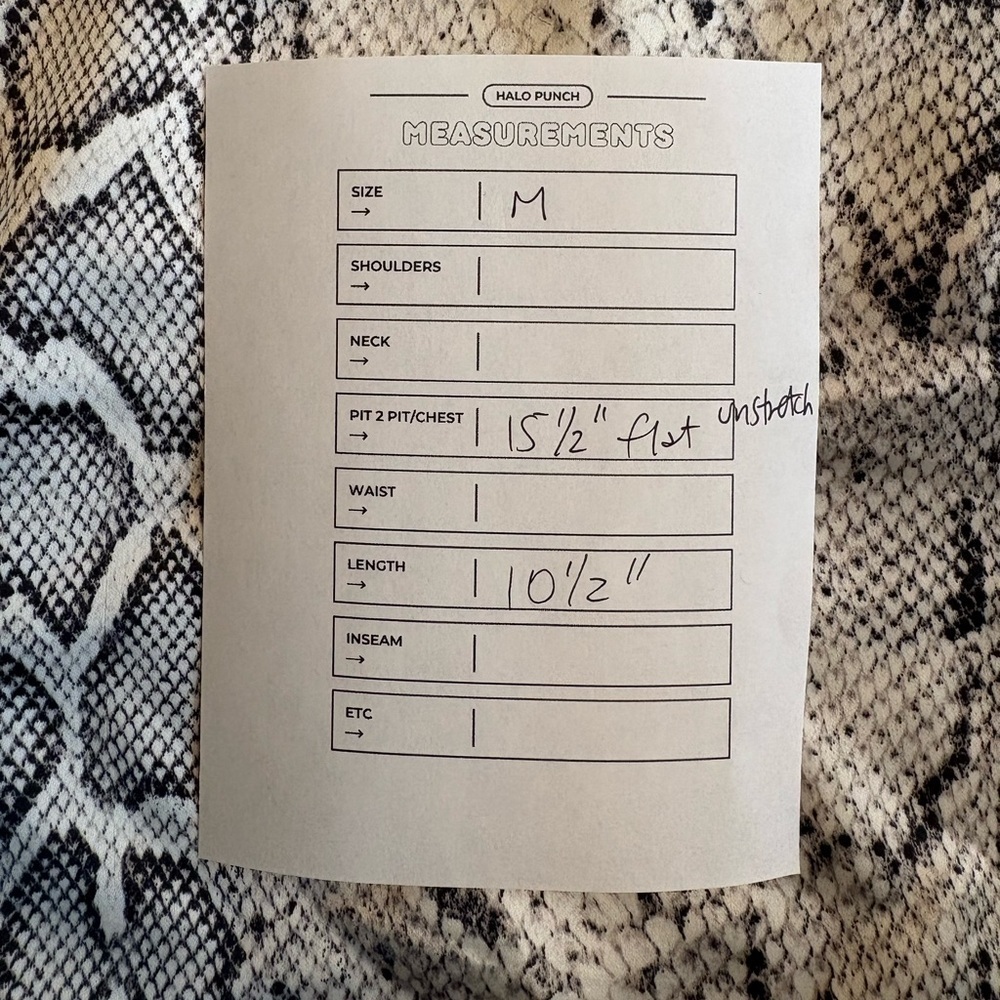 Forever 21 Snake Print Handkerchief Cami Top - White, Black - size Medium Y2K - Picture 7 of 10